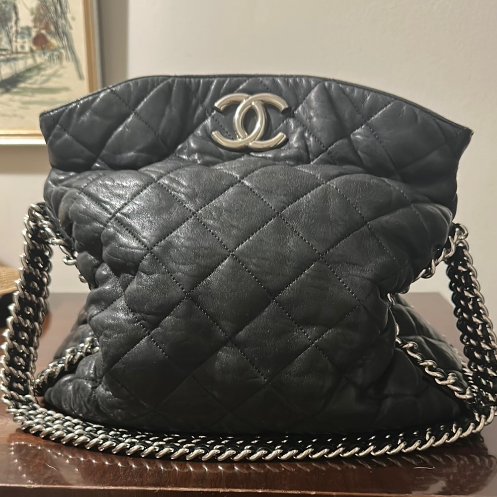 AUTHENTIC CHANEL HOBO Chain around Black Quilted Shoulder Bag